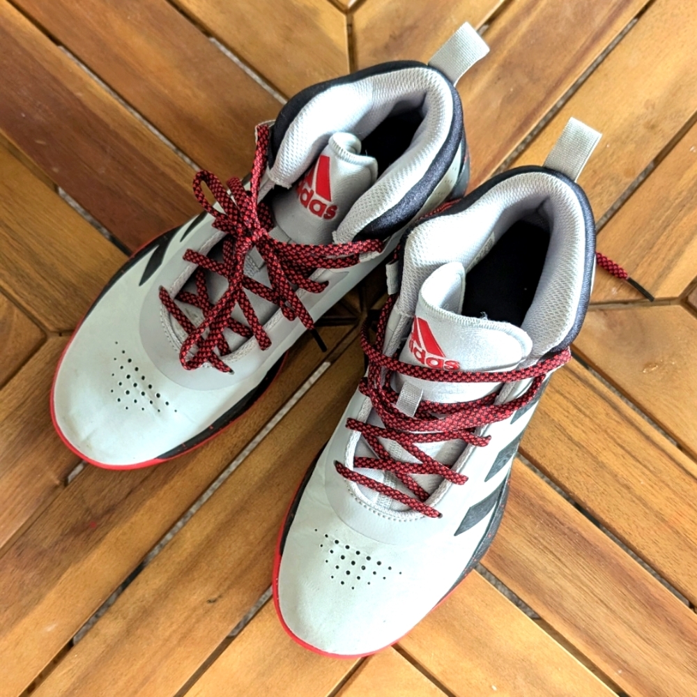 Adidas Cross Em Up Basketball Shoe (Size men size 7)